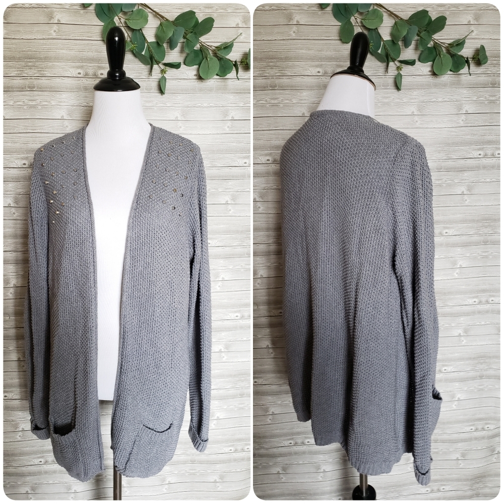 gray cardigan sweater